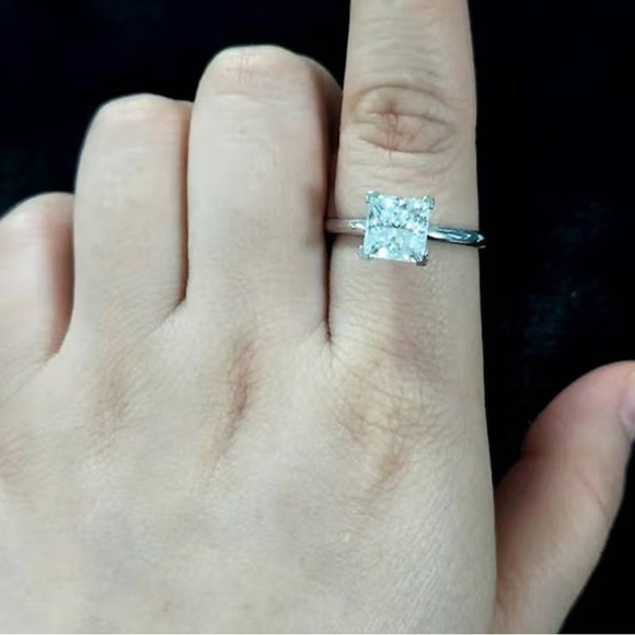 PRINCESS CUT STERLING SILVER RING - Picture 2 of 3